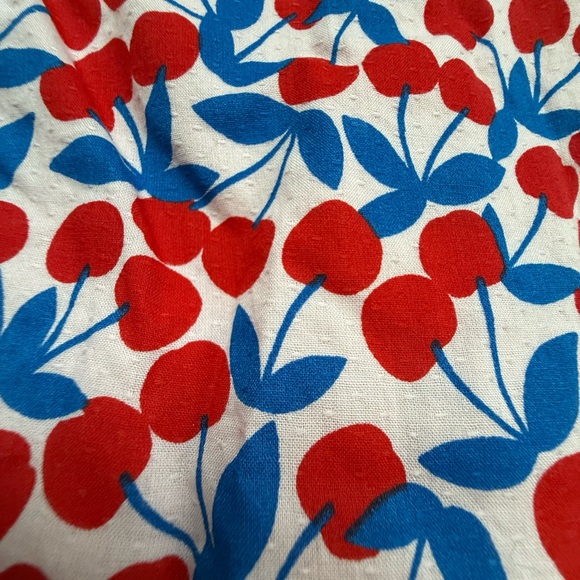 Mini Boden Madeline Woven Dress in Chalk Pink Cherries 7-8 Years - Picture 3 of 9